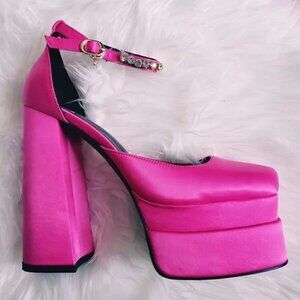 NEW LUXURY HOT PINK SATIN MEDUSA PLATFORM HEELS